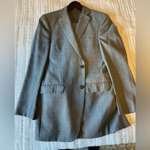 Joseph Abboud men’s suit, 28L, grey